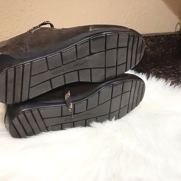 Louis Vuitton Sneakers - Picture 10 of 11